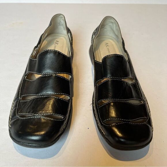 Anne Klein AK Black Slip On Sandal Loafers Round Toe Size 7M Flats - Picture 2 of 9